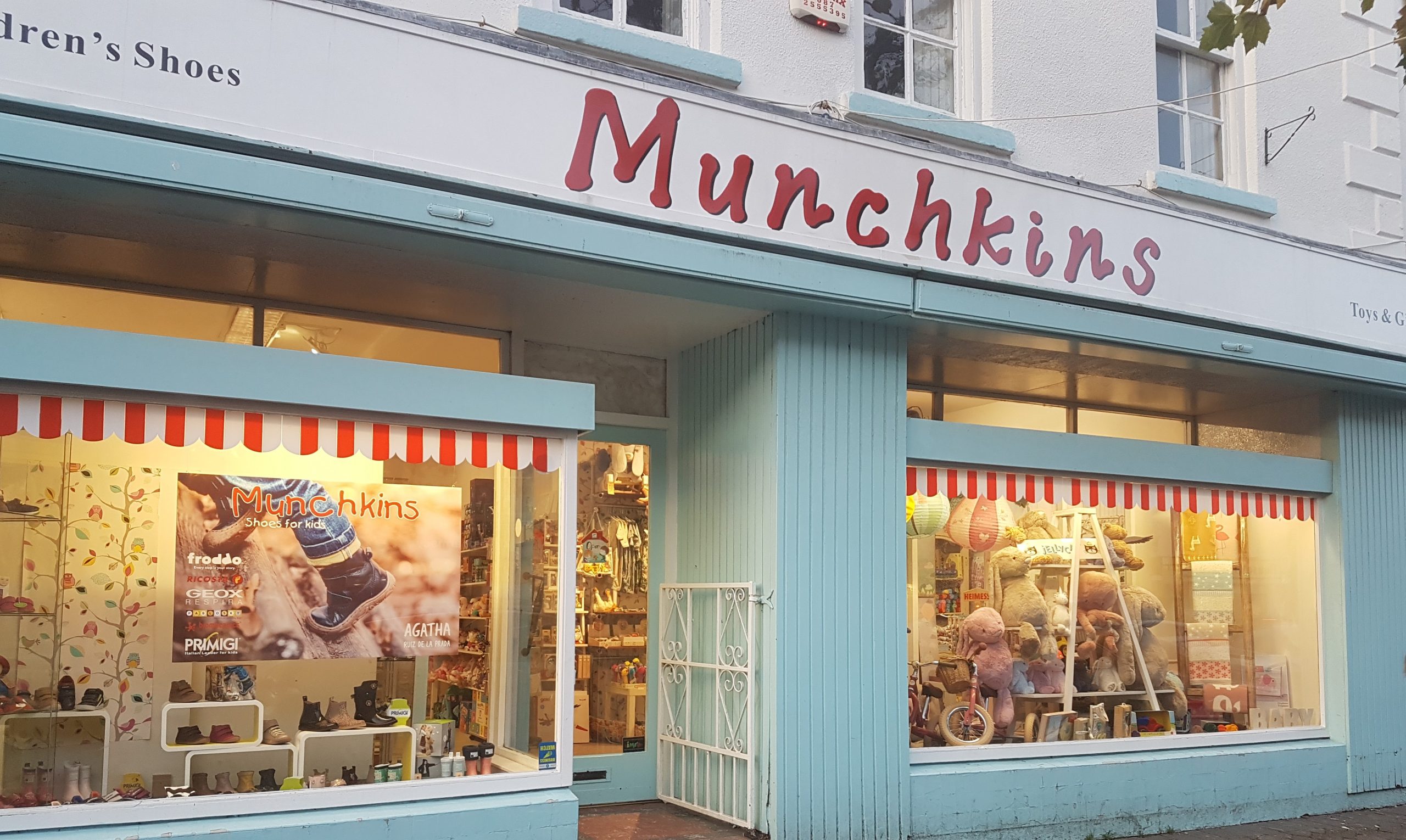 MUNCHKINS Toys & Shoes