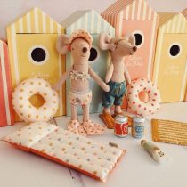 summer mouse cabina scene