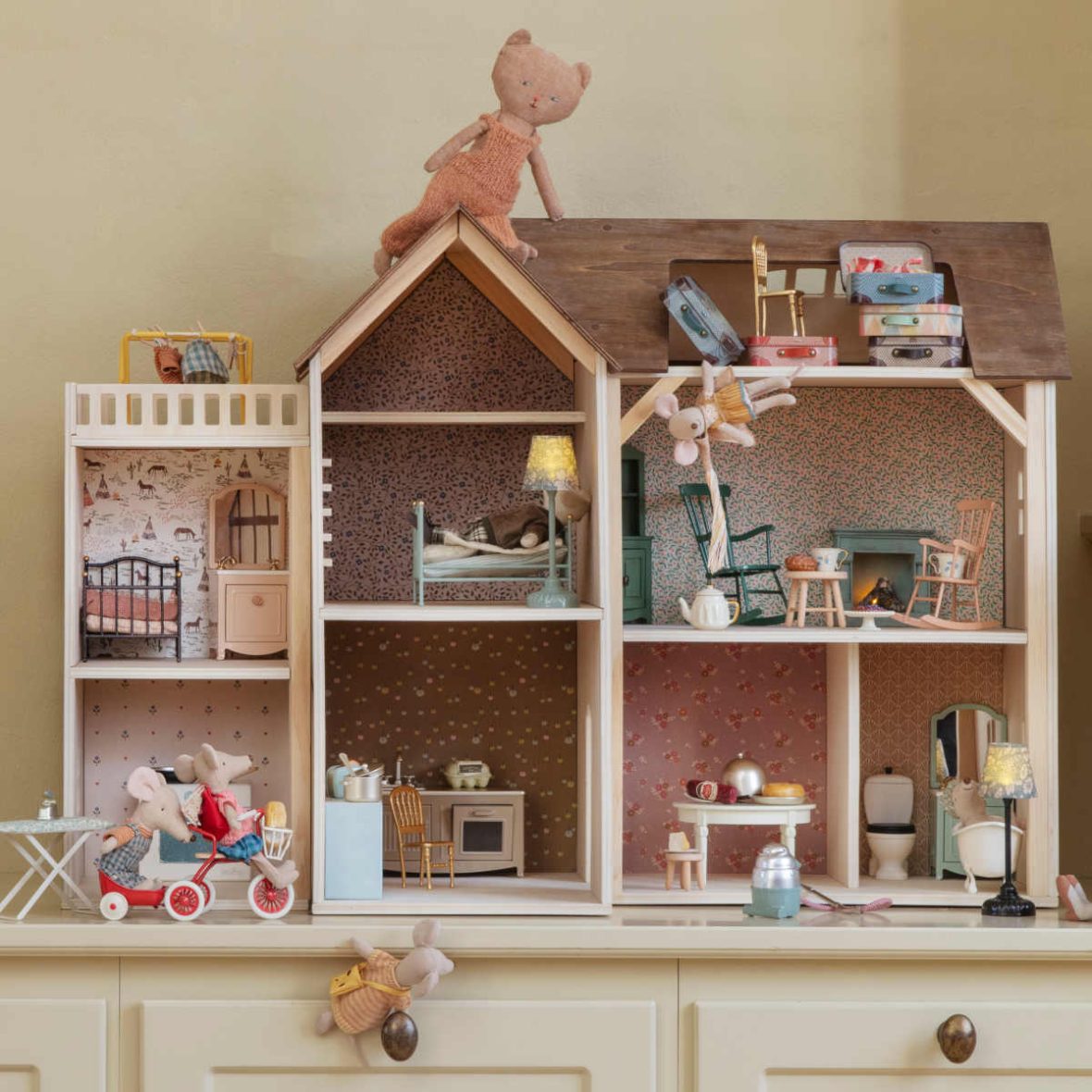 Maileg_Dollhouse_mouse-Size_ne123_f012ae6e-6271-4c0e-8157-f90c63f572aa